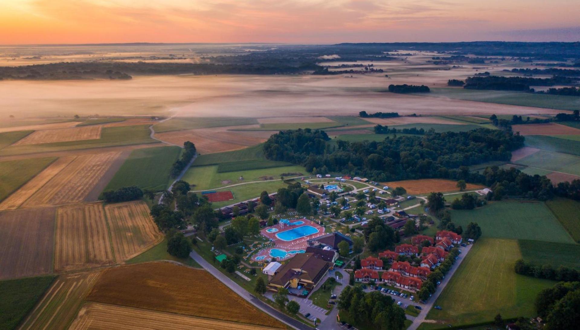 Terme Banovci - Hotel Zeleni Gaj Veržej المظهر الخارجي الصورة